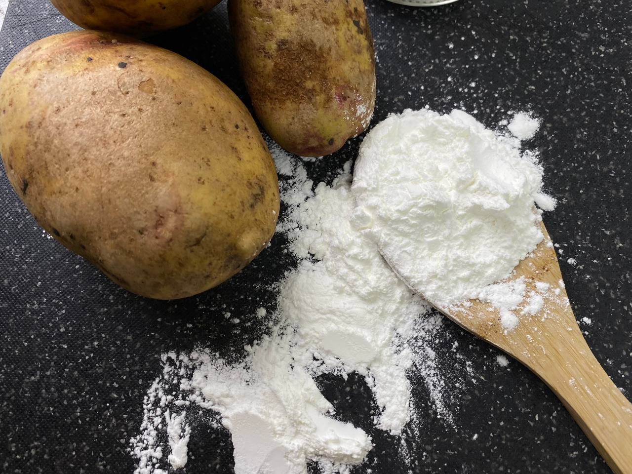 Орыс үй шаруасындағы әйелді жалап жатқан қызметші туралы порно фильмді қараңыз.