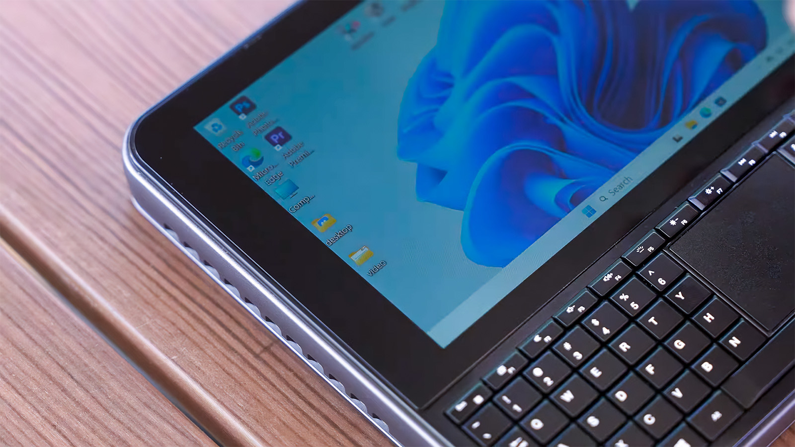 Возрождение UMPC: представлен карманный мини-ПК OmniOne Pocket PC