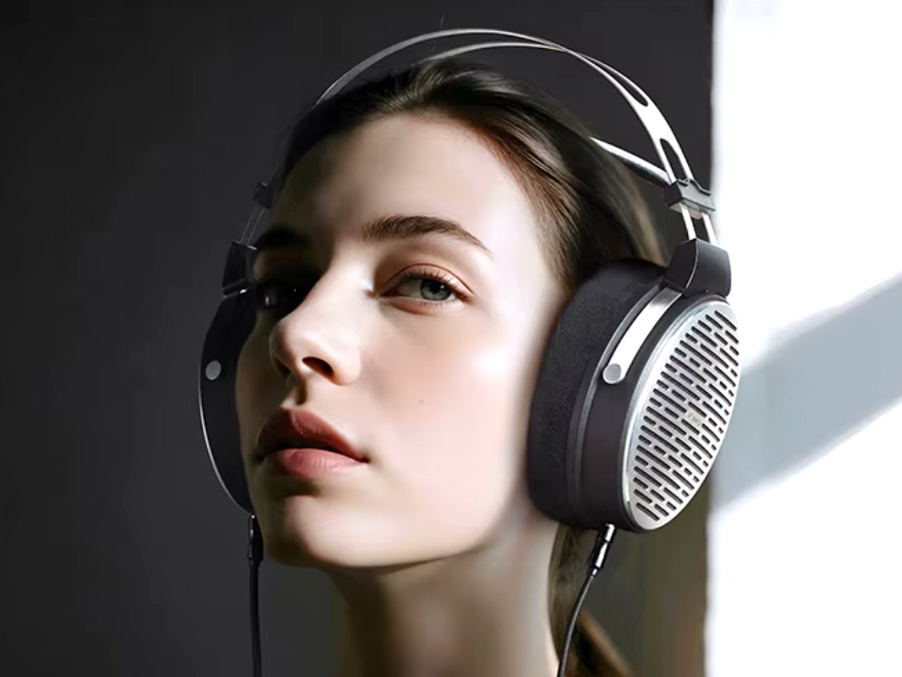 Fiio выпустила проводные наушники JadeAudio JT3 с открытой