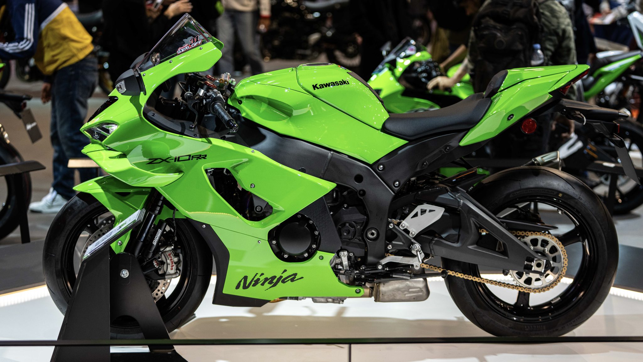 ポコ Kawasaki представила обновлённый супербайк Ninja ZX-10RR для