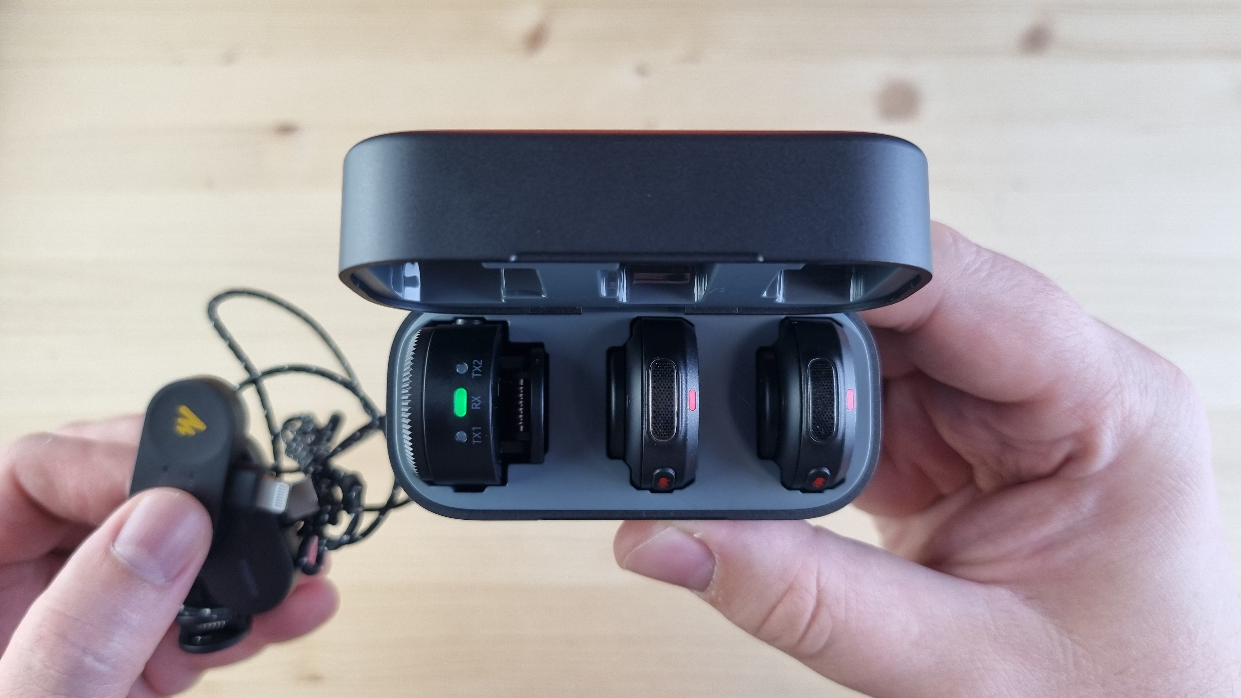 Обзор микрофонной системы Maono Wave T5: шикарная петличка с