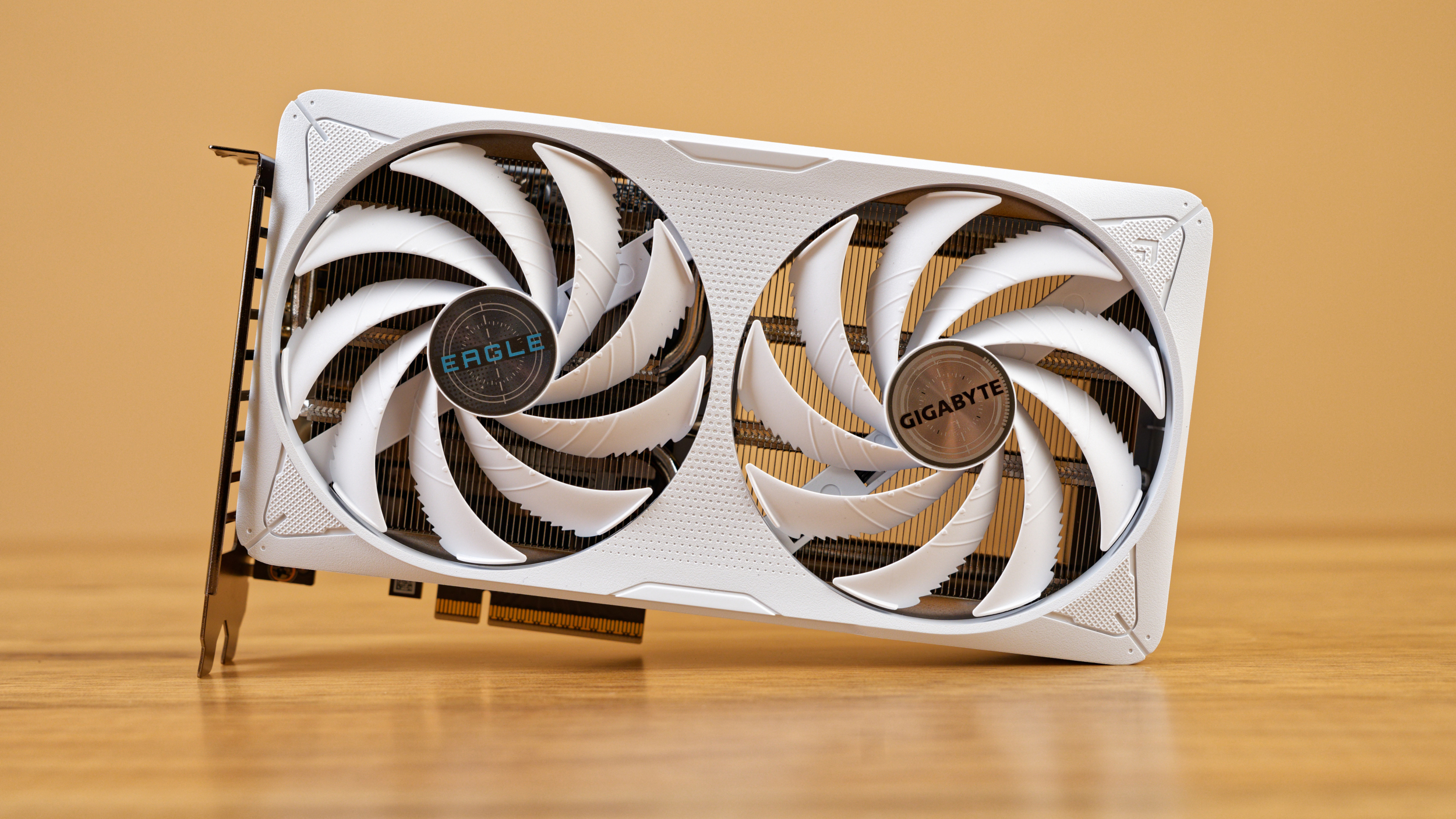 Обзор видеокарты Gigabyte GeForce RTX 5060 Ti EAGLE OC ICE 8G ...
