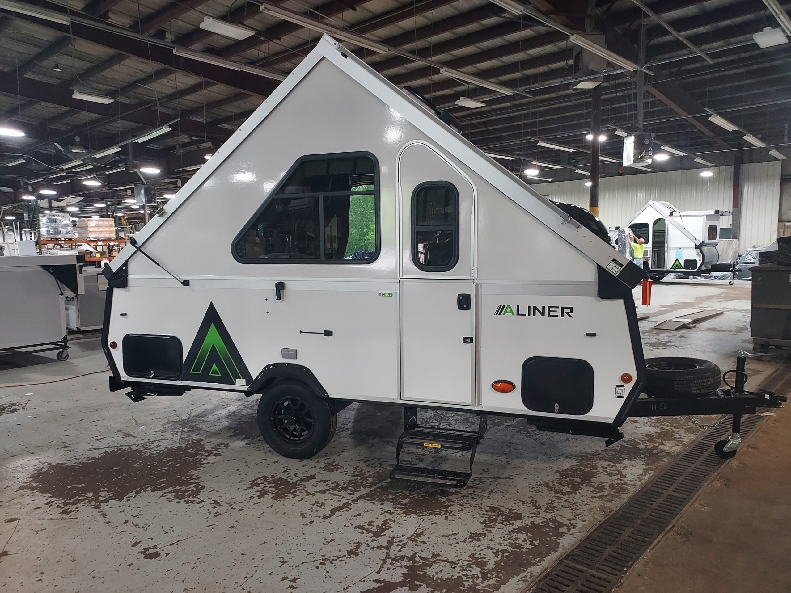 Компания Aliner анонсировала новую модель компактного кемпера Scout 15 A‑Frame