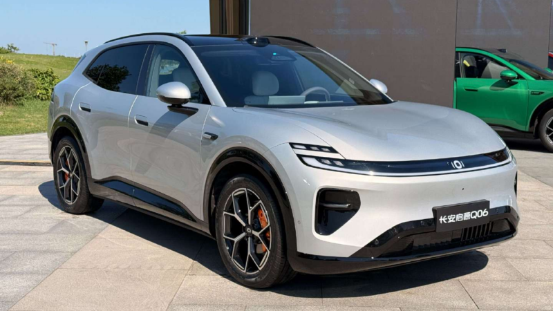 Changan представил кроссовер Nevo Q06 с зарядкой 6C и мотором на 329 сил
