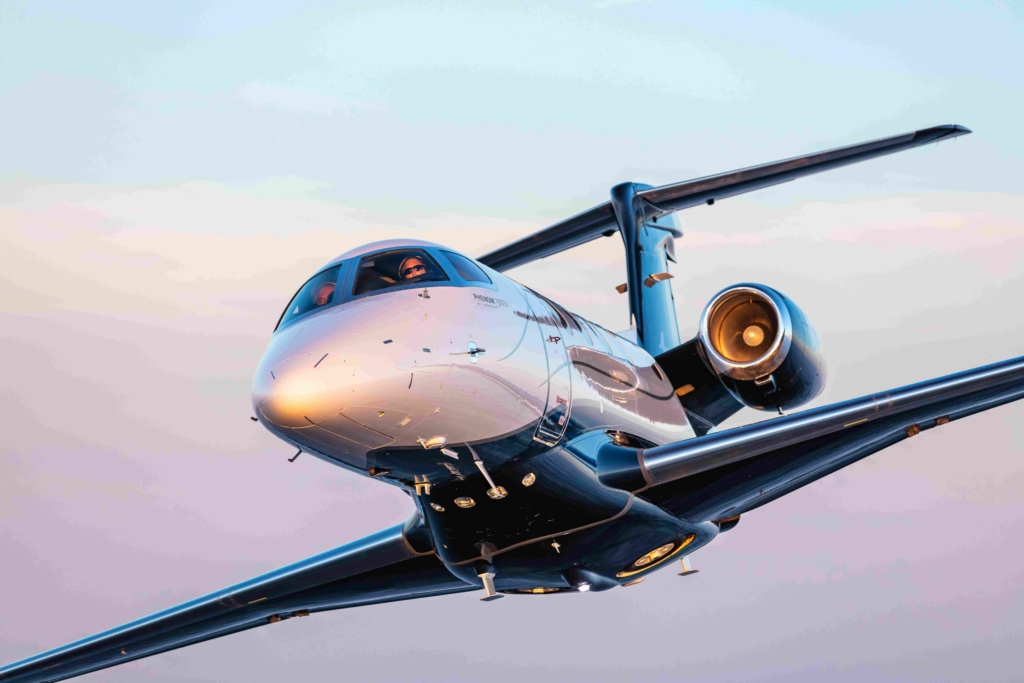Embraer представила Phenom 300EV: самый быстрый лёгкий бизнес-джет получил автопосадку и новые технологии