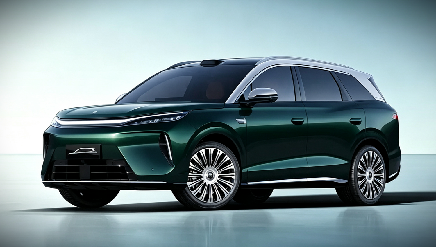 BYD показала новый Tang EV: электрокроссовер получил запас хода 800 км и мотор на 300 кВт